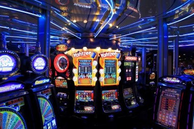 AduQ card game table interface on ketupat togel